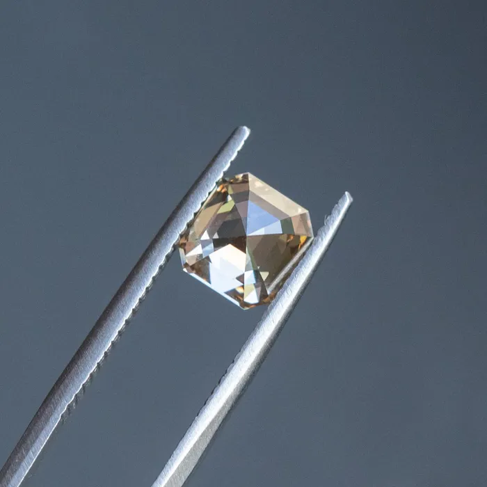misfit Rings 171CT ASSCHER CUT DIAMOND CHAMPAGNE C3 COLOR VS1 CLARITY 636X676X397MM