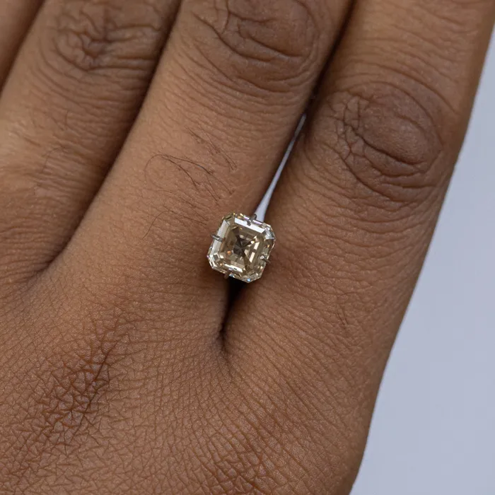 misfit Rings 171CT ASSCHER CUT DIAMOND CHAMPAGNE C3 COLOR VS1 CLARITY 636X676X397MM